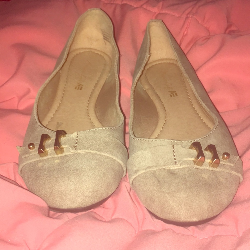Taupe American Eagle Flats in EUC ✨